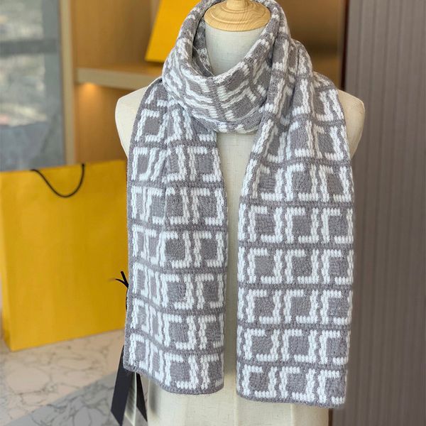 Fashion Cashmere Scarf Designer Scarves Letter Shawl Warm Design for Man Women Wool Classic 2 Color Winter Outdoor Pashmina
Fashion Cashmere Scarf Designer Scarves Letter Shawl Warm Design for Man Women Wool Classic 2 Color Winter Outdoor Pashmina