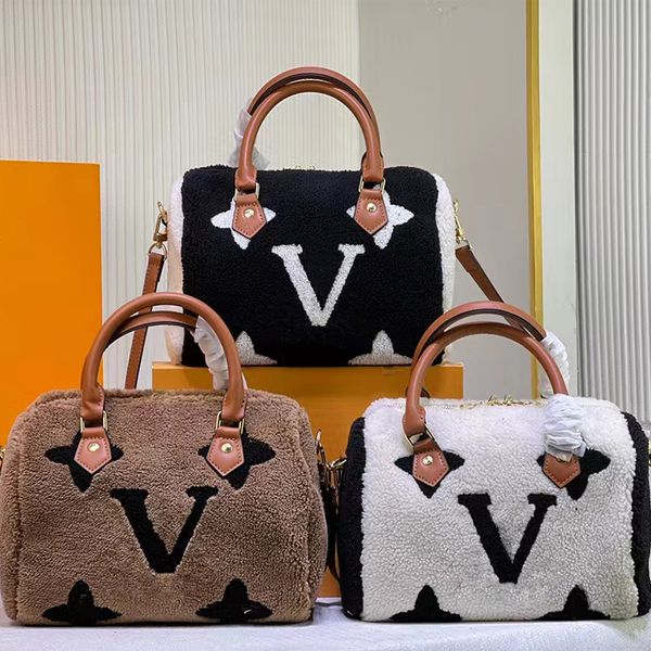 Fashion Boston crossbody bag SPEEDY Teddy Lamb Plush Contrast Color Bag high quality Luxury designer 25 handbag Winter 3 Colors, Black 
Fashion Boston crossbody bag SPEEDY Teddy Lamb Plush Contrast Color Bag high quality Luxury designer 25 handbag Winter 3 Colors, Black