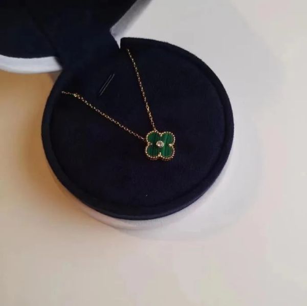 Van Clover necklace vans Pendant Necklace 4/Four Leaf vanly cleefly Clover Jewelry Earring Gold Silver Mother of Pearl Green Flower Link Womens Gifts with box
Van Clover necklace vans Pendant Necklace 4/Four Leaf vanly cleefly Clover Jewelry Earring Gold Silver Mother of Pearl Green Flower Link Womens Gifts with box