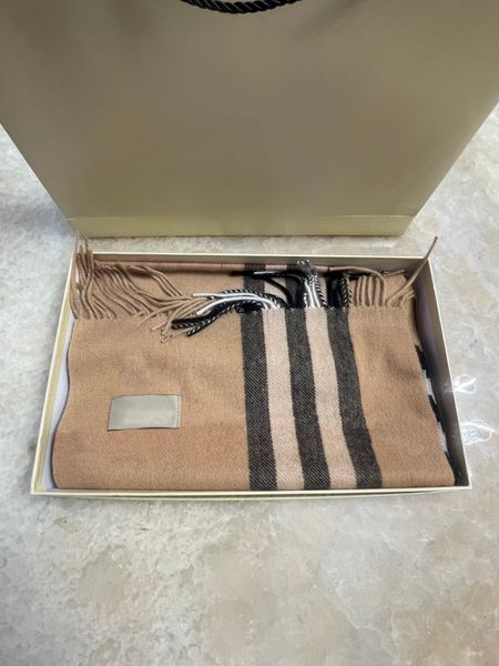 Echarpe Silk Cashmere Designer Winter Men's and Women's Long Fashion Classic Designer
Echarpe Silk Cashmere Designer Winter Men's and Women's Long Fashion Classic Designer
