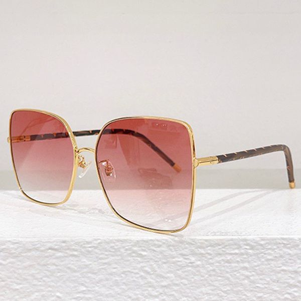 Designer sunglasses for driving traveling minimalist women gradient square lenses with symbols irregular frames metal legs with patterns Z1984U for men
Designer sunglasses for driving traveling minimalist women gradient square lenses with symbols irregular frames metal legs with patterns Z1984U for men