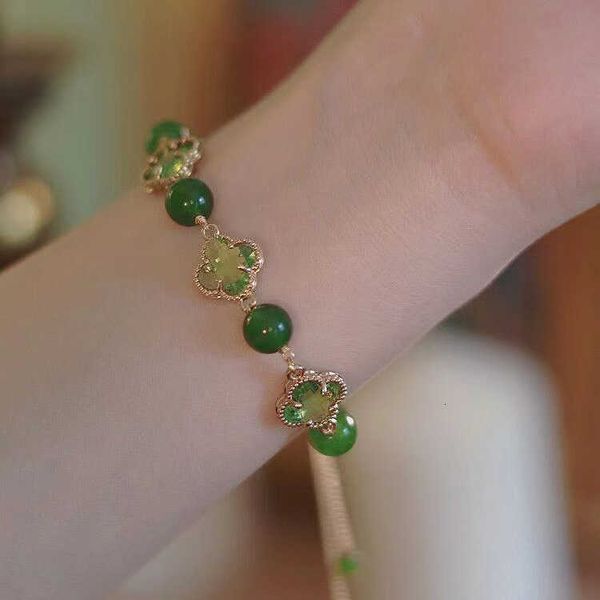 

Designer bracelet four-leaf Clover luxury top jewelry Bracelet for Women Lucky Design Sense Display White Imitation Green Jade Medal Simple Jewelry gift Van Clee