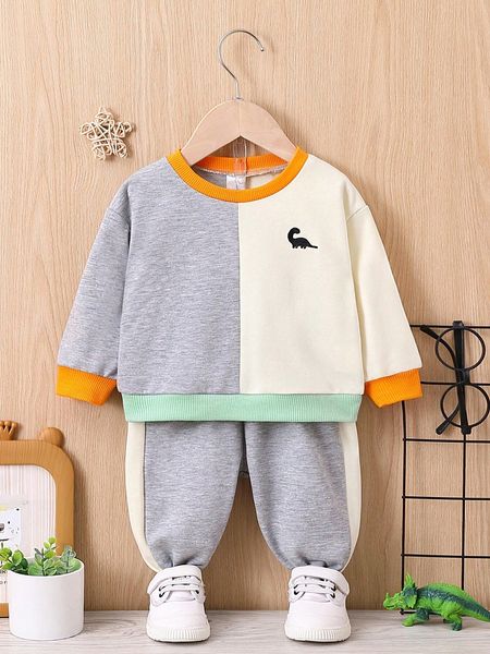 Clothing Sets Autumn and Winter Long Sleeve Trousers Embroidery Small Dinosaur Hoodie Set for Boys Girls Leisure Sports Splicing Color Con 230923, Color contrast
Clothing Sets Autumn and Winter Long Sleeve Trousers Embroidery Small Dinosaur Hoodie Set for Boys Girls Leisure Sports Splicing Color Con 230923, Color contrast