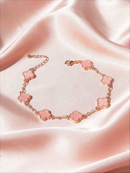 Designer bracelet four-leaf Clover luxury top jewelry 925 Four Leaf Grass with Five Flowers and Diamonds Versatile Bracelet Fashion Crafts Van Clee jewelry gift
Designer bracelet four-leaf Clover luxury top jewelry 925 Four Leaf Grass with Five Flowers and Diamonds Versatile Bracelet Fashion Crafts Van Clee jewelry gift