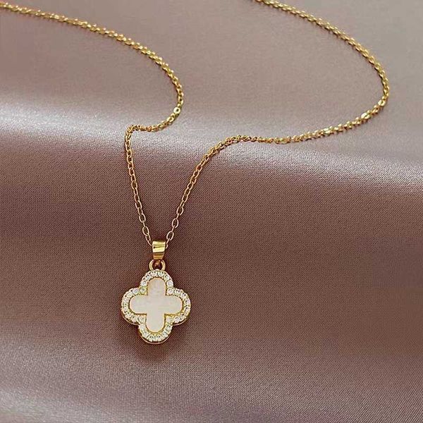 Designer necklace four-leaf Clover luxury top jewelry High Edition Double Sided Diamond Women's Necklace with Minimalist Temperament Chain Van Clee jewelry gift, Black + white
Designer necklace four-leaf Clover luxury top jewelry High Edition Double Sided Diamond Women's Necklace with Minimalist Temperament Chain Van Clee jewelry gift, Black + white