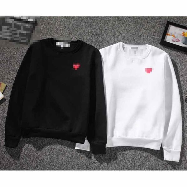 Designer Mens Hoodies New Autumn and Winter Com Des Garcons Sweatshirt PLAY Love Embroidered Red Heart Plush Sweater Round Neck Casual Couple Outfit, 2_color
Designer Mens Hoodies New Autumn and Winter Com Des Garcons Sweatshirt PLAY Love Embroidered Red Heart Plush Sweater Round Neck Casual Couple Outfit, 2_color