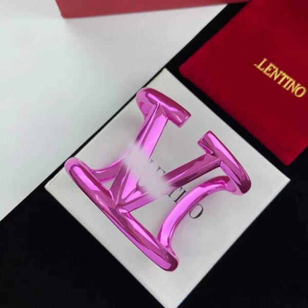 Designer Adjustable Bracelet letter V Luxury top jewelry Valentinolies Female Bracelet Large V Letter Popular Color Small Man Waist Personalized Jewelry gift
Designer Adjustable Bracelet letter V Luxury top jewelry Valentinolies Female Bracelet Large V Letter Popular Color Small Man Waist Personalized Jewelry gift