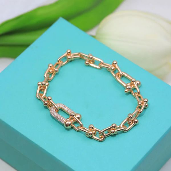 Luxurys Link Designer Bracelet Women Lucky Link Charm Bracelets Love Trendy Fashion No Fading Fine Jewelry Elegant Temperament Valentine's Day
Luxurys Link Designer Bracelet Women Lucky Link Charm Bracelets Love Trendy Fashion No Fading Fine Jewelry Elegant Temperament Valentine's Day