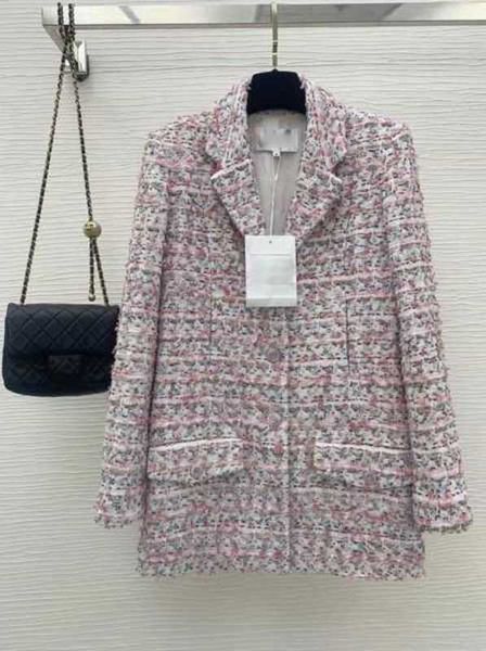 jackets womens Chan brand jacket Fashion autumn winter High version Metal chain tweed coat Leisure Spring long style Coat Women birthday Valentine' day Gift M37R, Pink
jackets womens Chan brand jacket Fashion autumn winter High version Metal chain tweed coat Leisure Spring long style Coat Women birthday Valentine' day Gift M37R, Pink
