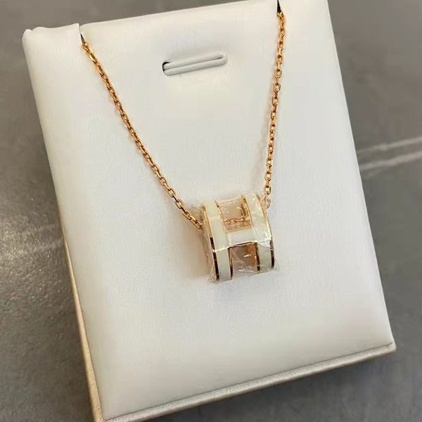 Designer necklace Classic Luxury Pendant Necklaces Women 18k gold Letter Necklace Luxury Designer Jewelry Girls Gift
Designer necklace Classic Luxury Pendant Necklaces Women 18k gold Letter Necklace Luxury Designer Jewelry Girls Gift