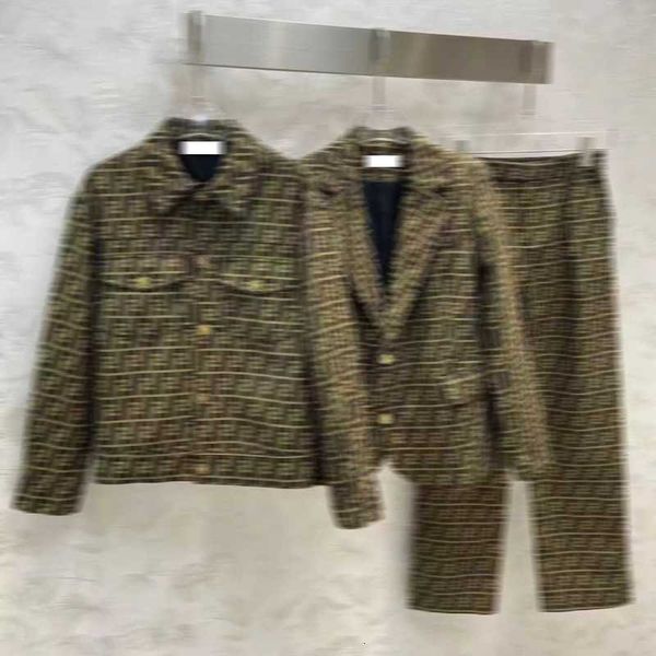 Suits Women's Blazers B-1568 fashion women suit designer clothes blazer full letters spring released tops pants jackets 4VED
Suits Women's Blazers B-1568 fashion women suit designer clothes blazer full letters spring released tops pants jackets 4VED