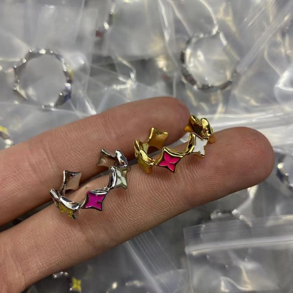 High quality Designers ring luxurys letter men's rings fashion women's classic jewelry V square Couple pair ring-1
High quality Designers ring luxurys letter men's rings fashion women's classic jewelry V square Couple pair ring-1