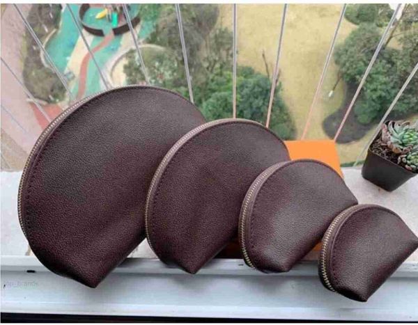 2023 new-brand old flower 4-piece set wash bag classic cosmetic bag makeip package clutch handbag luxury design wallet purse case
2023 new-brand old flower 4-piece set wash bag classic cosmetic bag makeip package clutch handbag luxury design wallet purse case