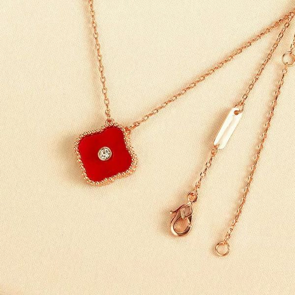 womans red necklace clover necklace pendant luxury designer necklaces inlaid with natural agate white shell material non allergic sweat resi, Silver
womans red necklace clover necklace pendant luxury designer necklaces inlaid with natural agate white shell material non allergic sweat resi, Silver