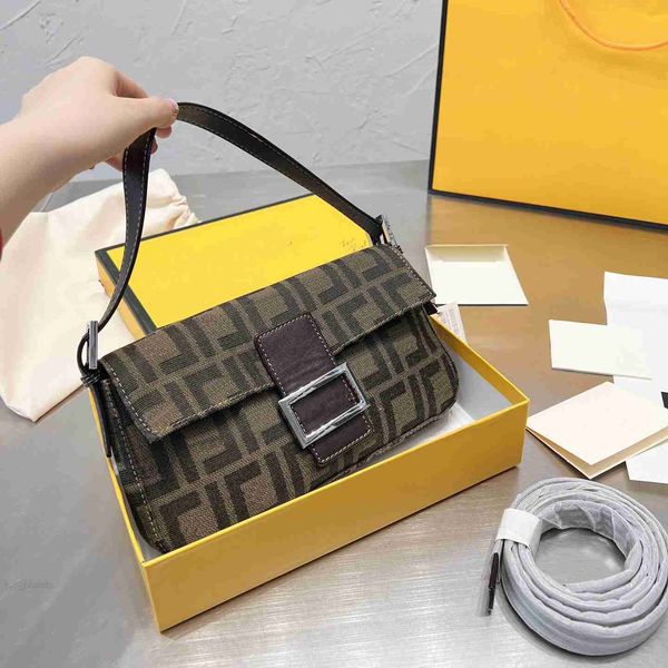 luxuries bags crossbody bag travel clutch handbag purse fashion hardware envelope flap letter embroidery women postman retro messenger case
luxuries bags crossbody bag travel clutch handbag purse fashion hardware envelope flap letter embroidery women postman retro messenger case