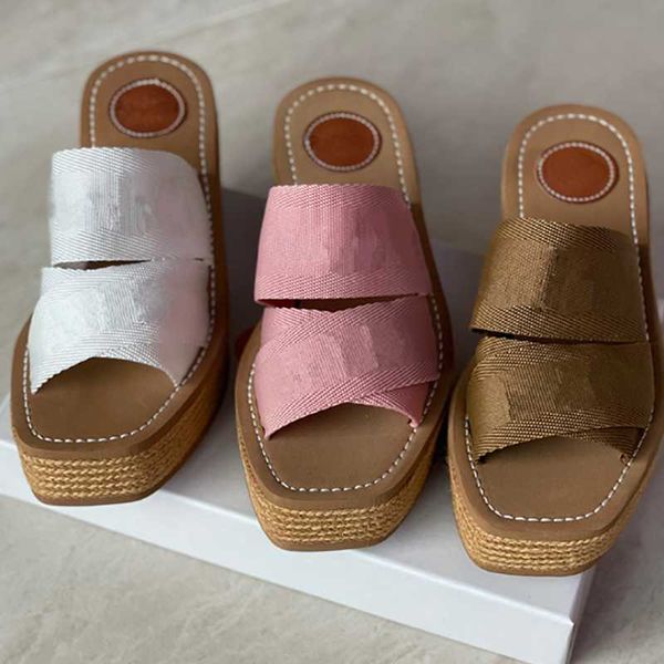 2022 woody wedge mule in canvas women platform slippers designer high heels cross strap letter printing summer beach slipper with box 312, Black
2022 woody wedge mule in canvas women platform slippers designer high heels cross strap letter printing summer beach slipper with box 312, Black