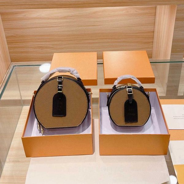 cross body designer bag women round cake handbag original leather shoulder handbas luxurious bags crossbody purse case
cross body designer bag women round cake handbag original leather shoulder handbas luxurious bags crossbody purse case