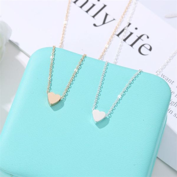 simple 18k gold necklace with heart-shaped collarbone pendant necklace, Silver 
simple 18k gold necklace with heart-shaped collarbone pendant necklace, Silver