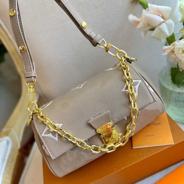 hh women favorite black empreinte shoulder bags genuine leather montigne messenger handbag strim handles with strap crossbody case
hh women favorite black empreinte shoulder bags genuine leather montigne messenger handbag strim handles with strap crossbody case