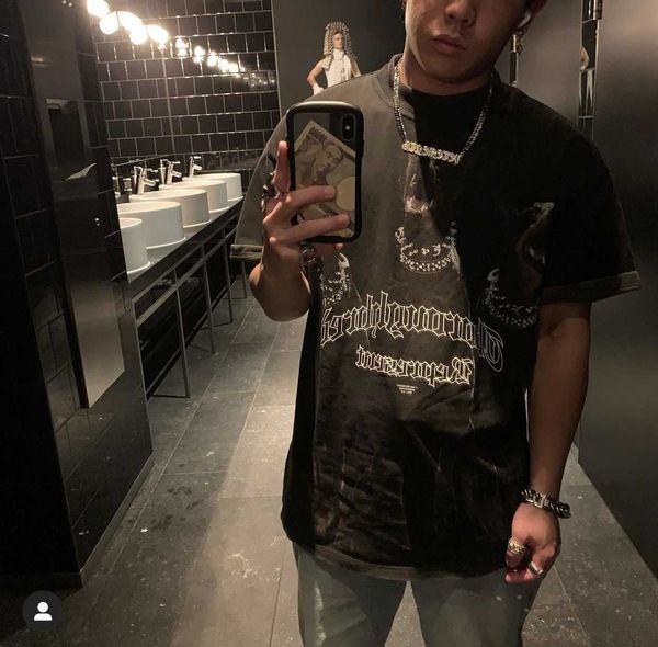 2023 new men's and women's t shirt fashion design brand present'ssogd doberman print vintage high street short sleeve loose r, White;black
2023 new men's and women's t shirt fashion design brand present'ssogd doberman print vintage high street short sleeve loose r, White;black