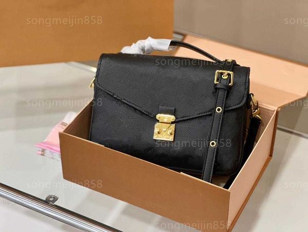 vintage cowhide shoulder crossbody packages tote embossing messenger pckage fashion bags luxury designer bag handbag case
vintage cowhide shoulder crossbody packages tote embossing messenger pckage fashion bags luxury designer bag handbag case
