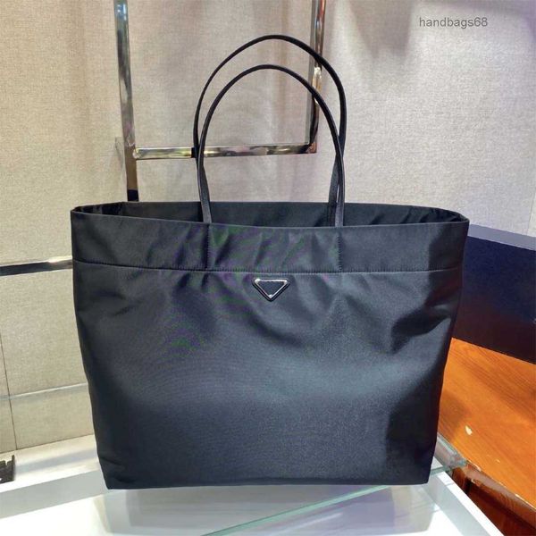 2021 new designer re-nylon tote bag handbags shopping bag nylon women's handbag large capacity handle ladies shoulder bags handbags68
2021 new designer re-nylon tote bag handbags shopping bag nylon women's handbag large capacity handle ladies shoulder bags handbags68