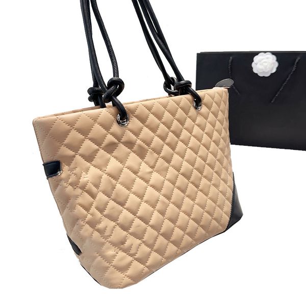 22ss designers classic quilted matelasse totes underarm bags handbags france brand fashion large capacity women shopping bag luxury designer
22ss designers classic quilted matelasse totes underarm bags handbags france brand fashion large capacity women shopping bag luxury designer