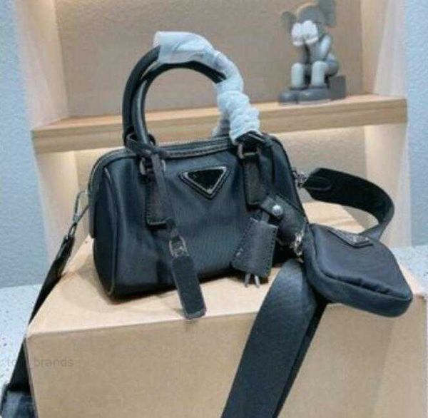 2023 women 2pcs/set shoulder bags nylon handbags designers chest pack lady tote crossbody bag hobo purses case
2023 women 2pcs/set shoulder bags nylon handbags designers chest pack lady tote crossbody bag hobo purses case