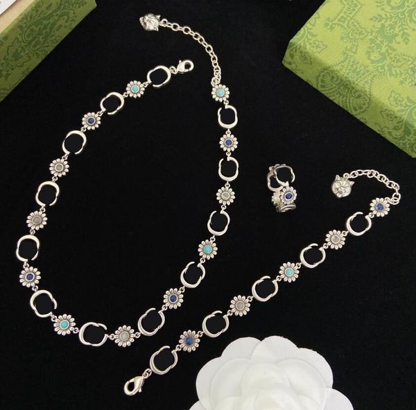 classic silver flower chain chokers necklace luxury designer double letter bracelet have stamp brass material for women wedding party gift j, Golden;silver
classic silver flower chain chokers necklace luxury designer double letter bracelet have stamp brass material for women wedding party gift j, Golden;silver