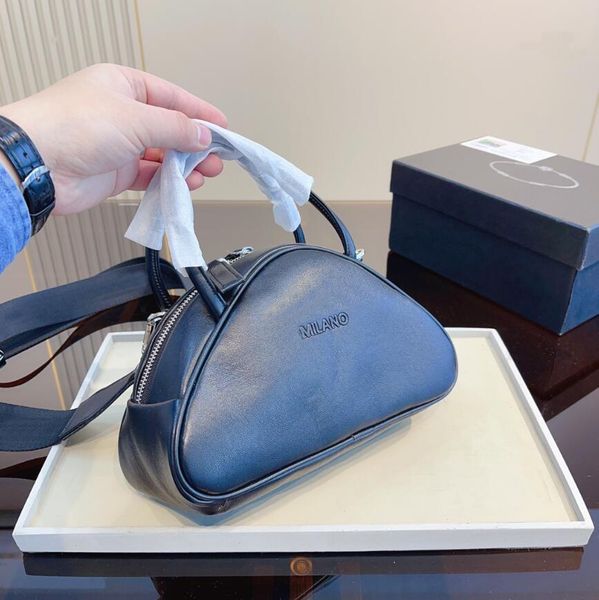 luxury designers triangle bags 5a woman mini shoulder bags designer milano lady genuine leather messenger bag tote handbag wallets underarm
luxury designers triangle bags 5a woman mini shoulder bags designer milano lady genuine leather messenger bag tote handbag wallets underarm