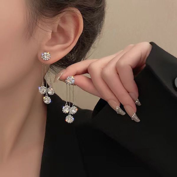 6pair luxurious round rhinestone tassel dangle stud earrings for women shiny temperament new jewelry gift, Silver
6pair luxurious round rhinestone tassel dangle stud earrings for women shiny temperament new jewelry gift, Silver