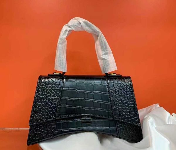 designers shoulder bag handbag clutch tote half moon hobos bags purse wallets letters alligator plain crocodile hasp handle geometric lady c
designers shoulder bag handbag clutch tote half moon hobos bags purse wallets letters alligator plain crocodile hasp handle geometric lady c