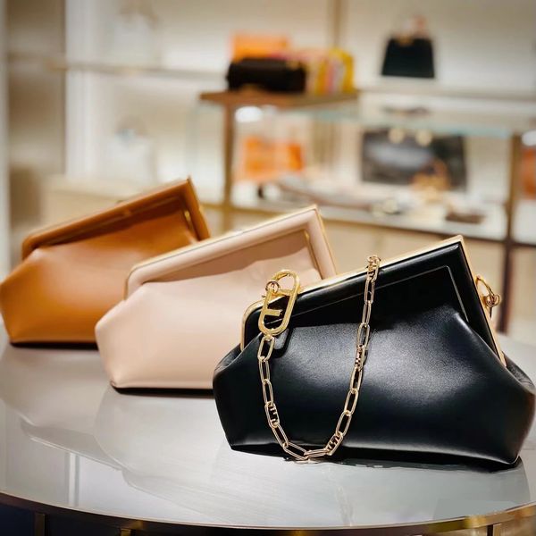 luxury fend clutch first triangle shoulder bag large leather classic handbags fashion with shoulder strap designer women's men handbag
luxury fend clutch first triangle shoulder bag large leather classic handbags fashion with shoulder strap designer women's men handbag