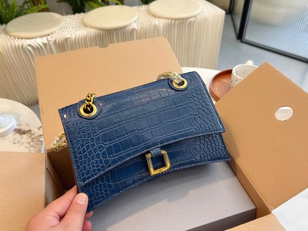 classic vintage chain backpack women's designer bag luxury designer handbags lady shoulder wallet purses white black messenger crossbod
classic vintage chain backpack women's designer bag luxury designer handbags lady shoulder wallet purses white black messenger crossbod