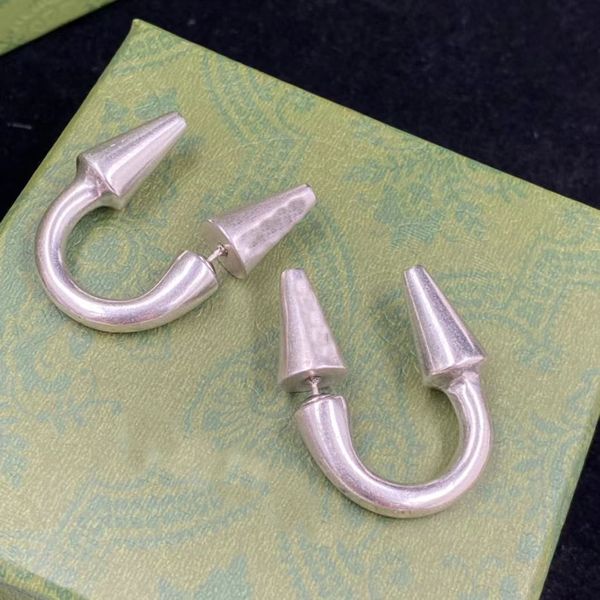 2022 new fashion u shaped rivet earrings aretes orecchini ladies designer simple jewelry with box, Golden;silver
2022 new fashion u shaped rivet earrings aretes orecchini ladies designer simple jewelry with box, Golden;silver