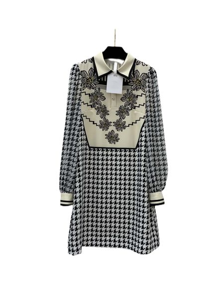 new color blocking floral print half button placket lapel slim long sleeve dress in spring and summer, Black;gray
new color blocking floral print half button placket lapel slim long sleeve dress in spring and summer, Black;gray