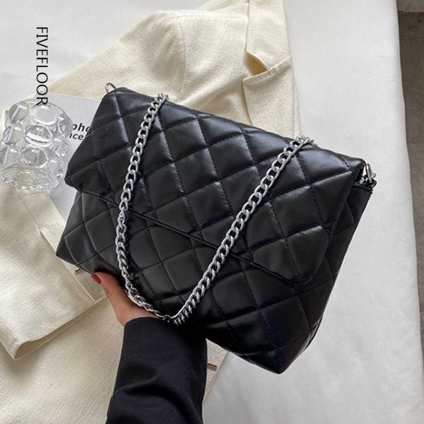 luxury lozenge shoulder bag for women chains underarm crossbody s 2022 pu leather flap casual armpit
luxury lozenge shoulder bag for women chains underarm crossbody s 2022 pu leather flap casual armpit