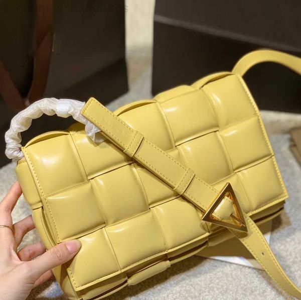 designer bag vene designer bag bottegas handbag luxury women fashion shoulder crossbody bags versatile purses totes saddle venetta wallet r2
designer bag vene designer bag bottegas handbag luxury women fashion shoulder crossbody bags versatile purses totes saddle venetta wallet r2