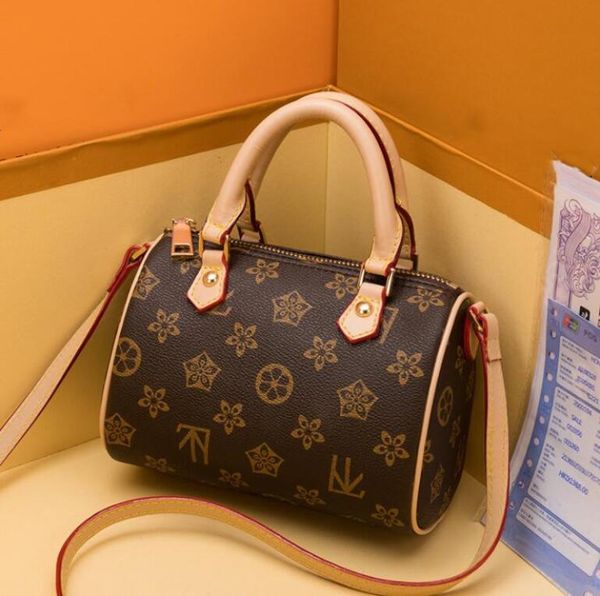 women messenger bag classic style fashion bags woman shoulder bags lady totes handbags 30cm with strap dustbag flower handbag
women messenger bag classic style fashion bags woman shoulder bags lady totes handbags 30cm with strap dustbag flower handbag