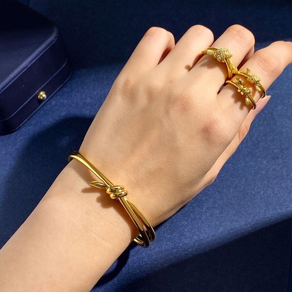 designers luxury t knot designer bracelet double line rope womens minority 18k gold silver shining ladies bangles bracelets couple jewelry v, Black
designers luxury t knot designer bracelet double line rope womens minority 18k gold silver shining ladies bangles bracelets couple jewelry v, Black