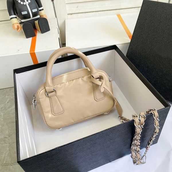 fashion bags totes woman handbags designer bag metal chain purses cloth saffiano bag luxury handbag small wallet travel luggage suitcases ca
fashion bags totes woman handbags designer bag metal chain purses cloth saffiano bag luxury handbag small wallet travel luggage suitcases ca
