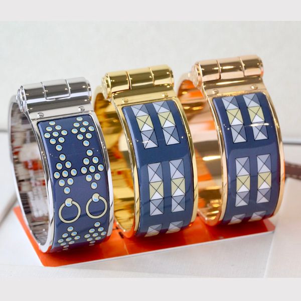 enamel clic bangle for women charm bracelets 20mm middle size snap-fastener dark blue color enamel, Golden;silver
enamel clic bangle for women charm bracelets 20mm middle size snap-fastener dark blue color enamel, Golden;silver