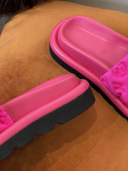designer fashion pool pillow women's velcro slide slippers men's t-shaped slippers hollow flat bottom bow spikes luxury leather pl, Black
designer fashion pool pillow women's velcro slide slippers men's t-shaped slippers hollow flat bottom bow spikes luxury leather pl, Black