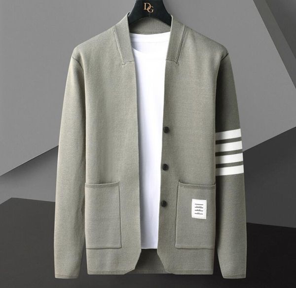 men's sweaters fashion brand fall winter designer cardigan plus size england style spliced color cardigan knit jacket, White;black
men's sweaters fashion brand fall winter designer cardigan plus size england style spliced color cardigan knit jacket, White;black