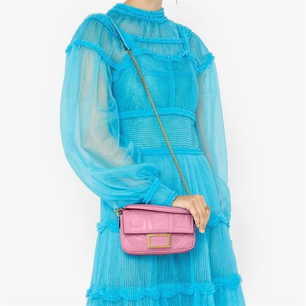 2021 ss women bags baguette fashion handbags iconic clutch bag cover pillow designer purse classic chain old flower romantic q269i, Red;black
2021 ss women bags baguette fashion handbags iconic clutch bag cover pillow designer purse classic chain old flower romantic q269i, Red;black