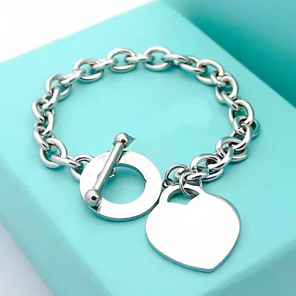 fashion designer women's necklace bracelet european and american heart set 18k gold classic girl valentine's day love gift 316l st, Silver
fashion designer women's necklace bracelet european and american heart set 18k gold classic girl valentine's day love gift 316l st, Silver