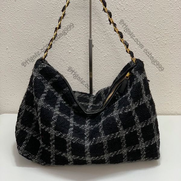 large capacity black purple classical designer tote bag diamond lattice two-tone tweed metal chain shoulder casual fashion shopping outdoor
large capacity black purple classical designer tote bag diamond lattice two-tone tweed metal chain shoulder casual fashion shopping outdoor