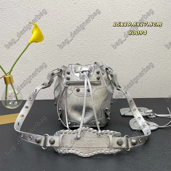 popular luxury designer bag bucket shaped handbag women's handbag brand leather shoulder
popular luxury designer bag bucket shaped handbag women's handbag brand leather shoulder