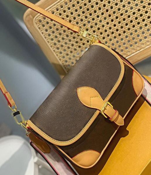 2022 luxurys designer embossing bag ladies handbag women fashion mother genuine
2022 luxurys designer embossing bag ladies handbag women fashion mother genuine