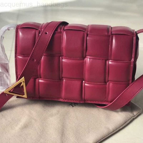 venetas designer bag bottegas handbag luxury women fashion shoulder crossbody bags versatile purses totes saddle venetta wallet q571
venetas designer bag bottegas handbag luxury women fashion shoulder crossbody bags versatile purses totes saddle venetta wallet q571
